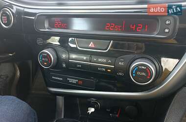 Седан Kia Optima 2014 в 