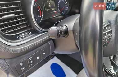 Седан Kia Optima 2015 в 