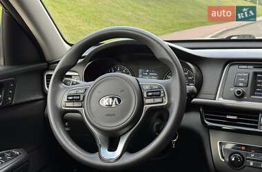 Седан Kia Optima 2016 в 