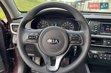 Седан Kia Optima 2016 в 