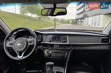 Седан Kia Optima 2016 в 