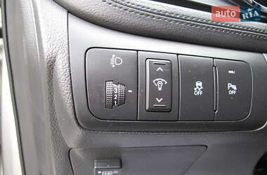 Седан Kia Optima 2012 в 