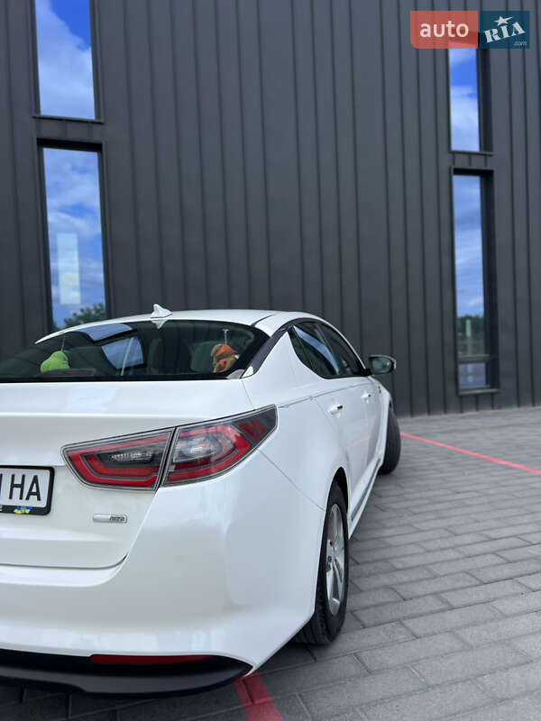 Седан Kia Optima 2014 в Первомайске