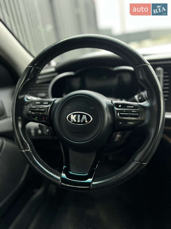 Седан Kia Optima 2014 в Первомайске