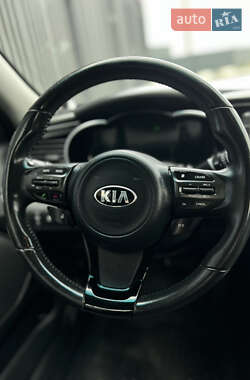 Седан Kia Optima 2014 в 