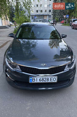 Седан Kia Optima 2015 в 