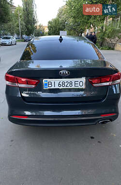 Седан Kia Optima 2015 в 