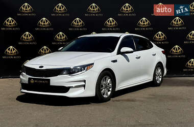 Седан Kia Optima 2016 в 