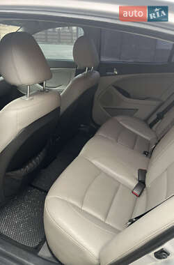 Седан Kia Optima 2014 в 