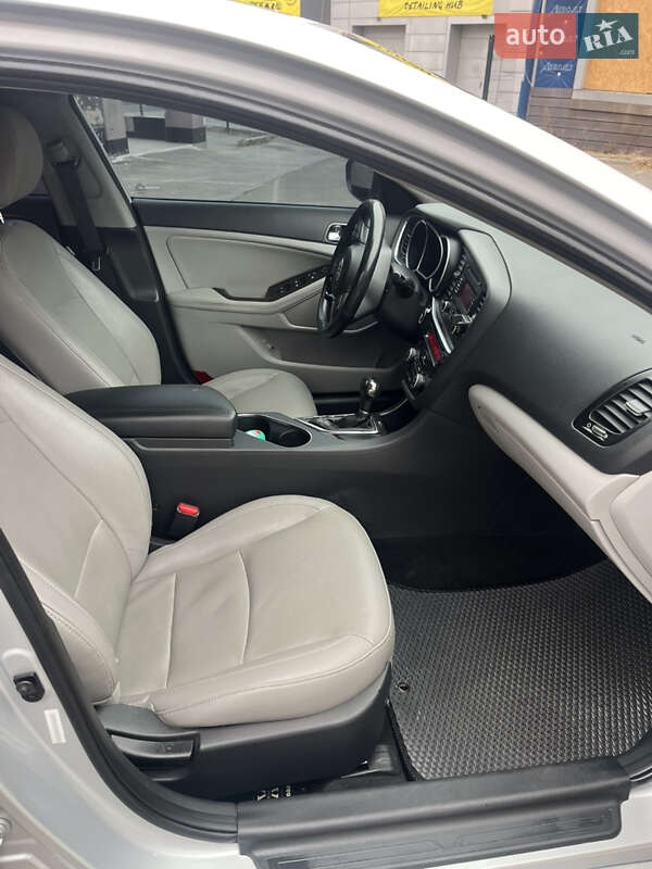 Седан Kia Optima 2014 в Харькове
