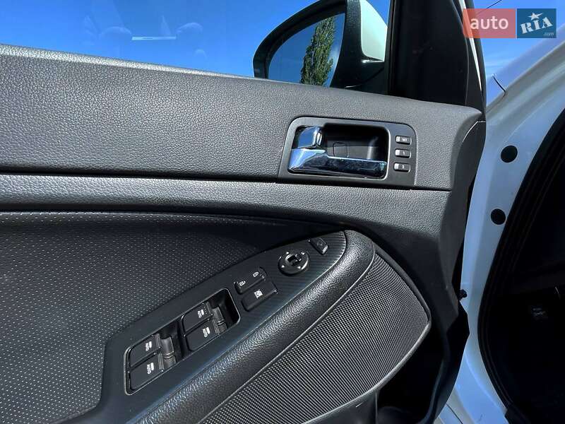 Седан Kia Optima 2013 в Одесі