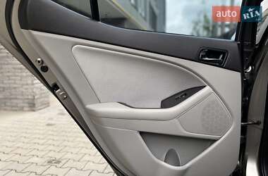 Седан Kia Optima 2014 в 