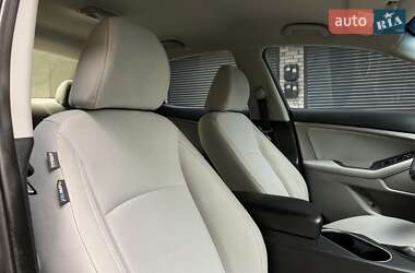 Седан Kia Optima 2014 в 
