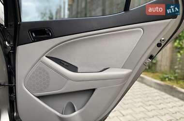 Седан Kia Optima 2014 в 