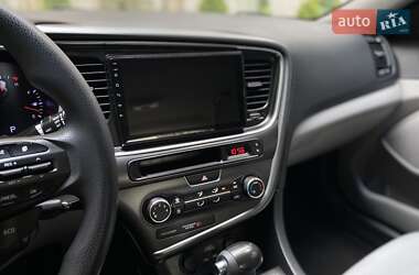 Седан Kia Optima 2014 в 