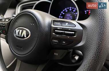 Седан Kia Optima 2014 в 