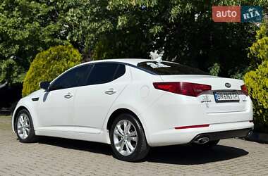 Седан Kia Optima 2012 в 