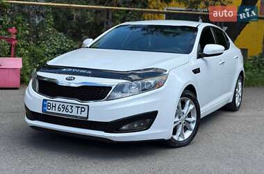 Седан Kia Optima 2012 в 
