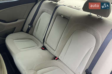 Седан Kia Optima 2011 в 