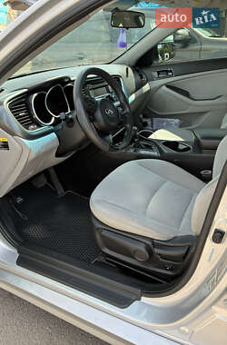 Седан Kia Optima 2014 в 