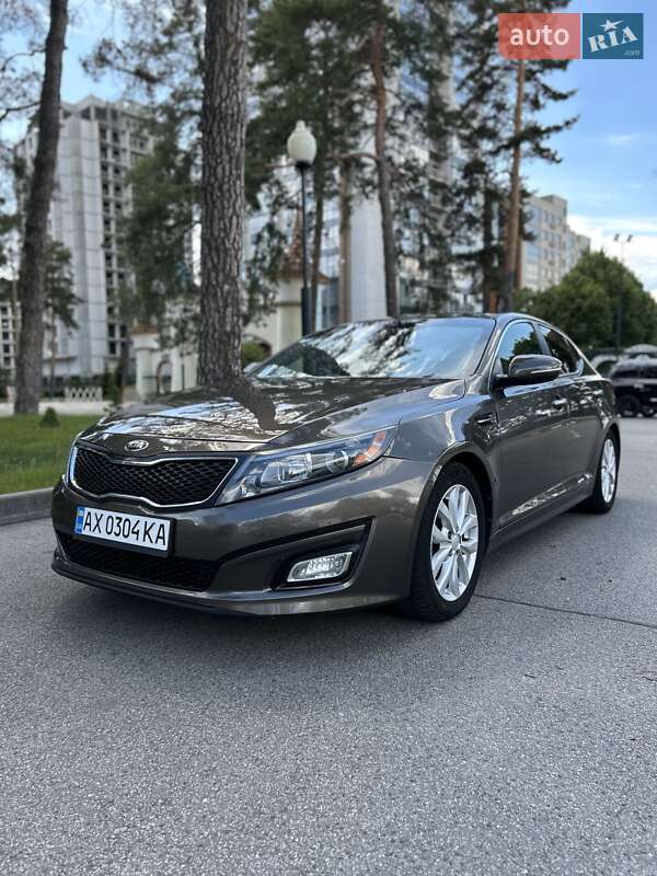 Седан Kia Optima 2013 в 
