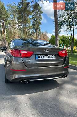 Седан Kia Optima 2013 в 