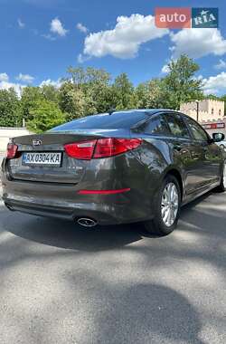 Седан Kia Optima 2013 в 