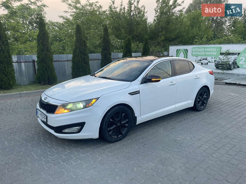 Седан Kia Optima 2012 в 