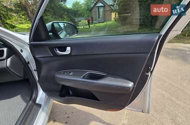Седан Kia Optima 2017 в 