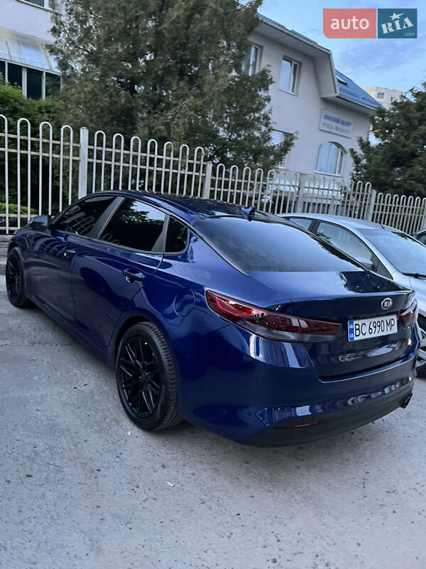Седан Kia Optima 2018 в Львове