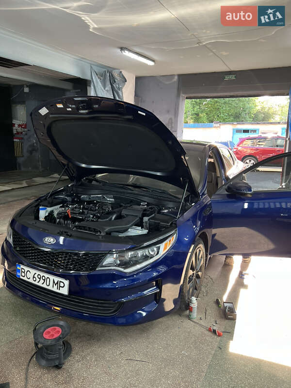 Седан Kia Optima 2018 в Львове
