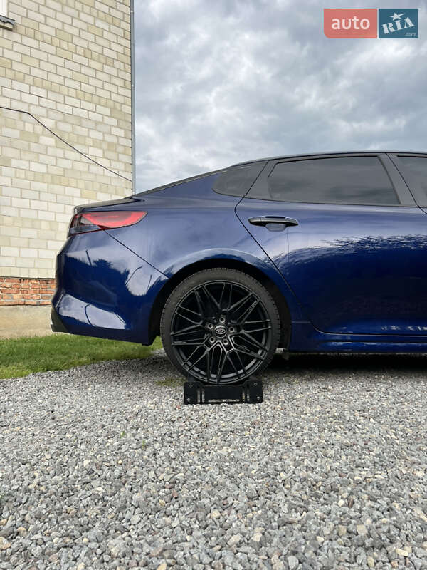 Седан Kia Optima 2018 в Львове