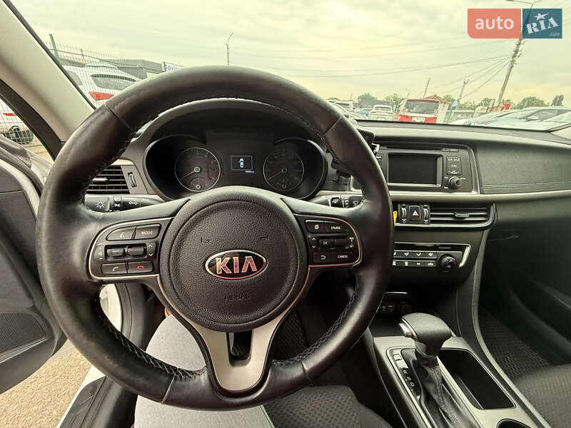 Седан Kia Optima 2016 в Киеве