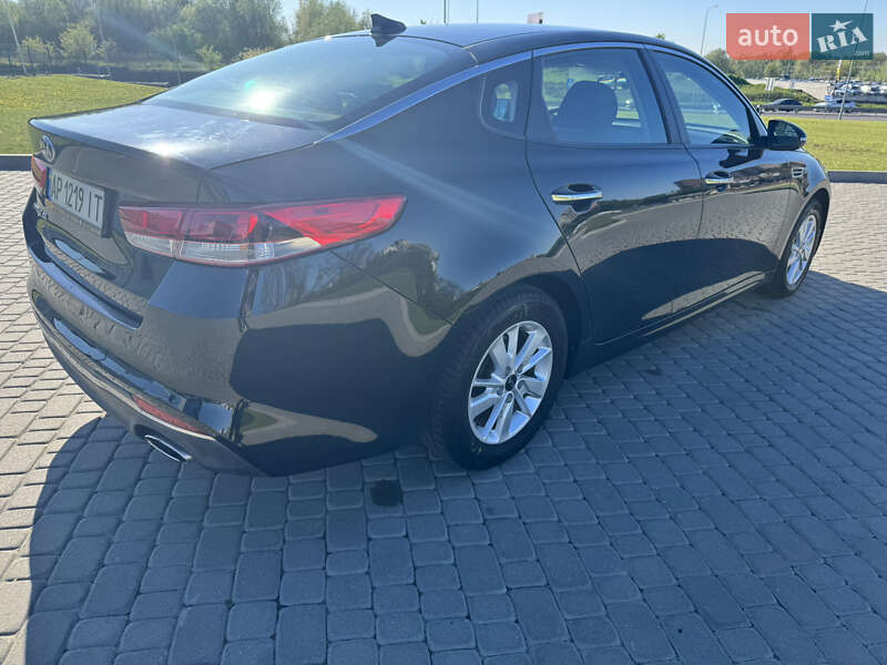 Седан Kia Optima 2017 в Львове
