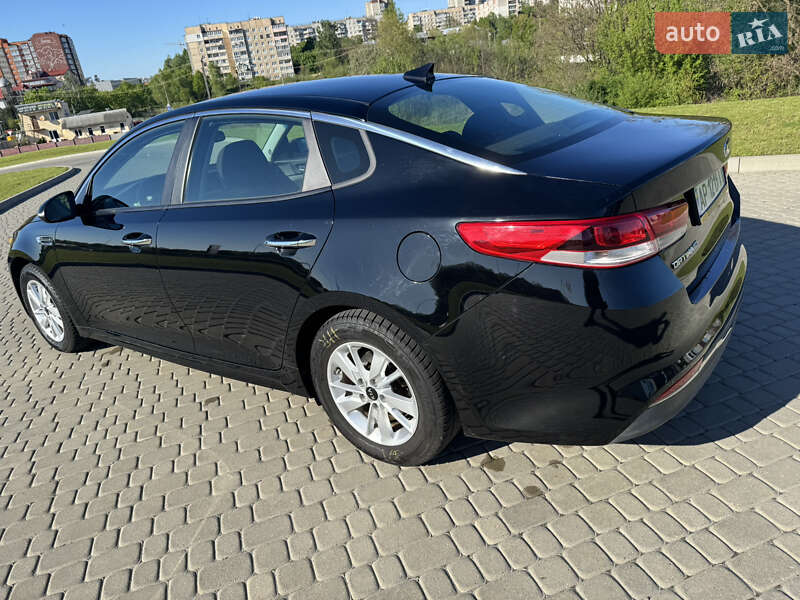 Седан Kia Optima 2017 в Львове