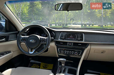 Седан Kia Optima 2016 в 