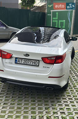 Седан Kia Optima 2013 в 