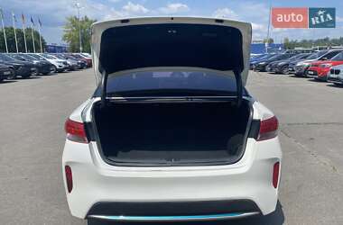 Седан Kia Optima 2017 в 