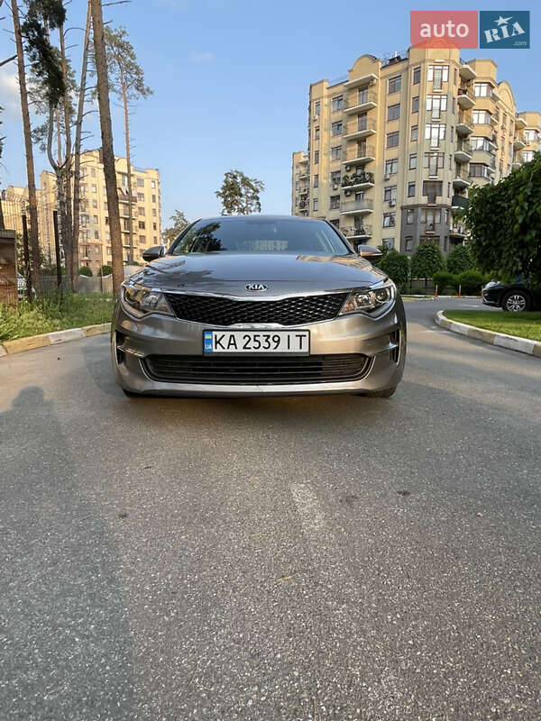 Седан Kia Optima 2016 в Буче