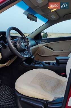 Седан Kia Optima 2015 в 