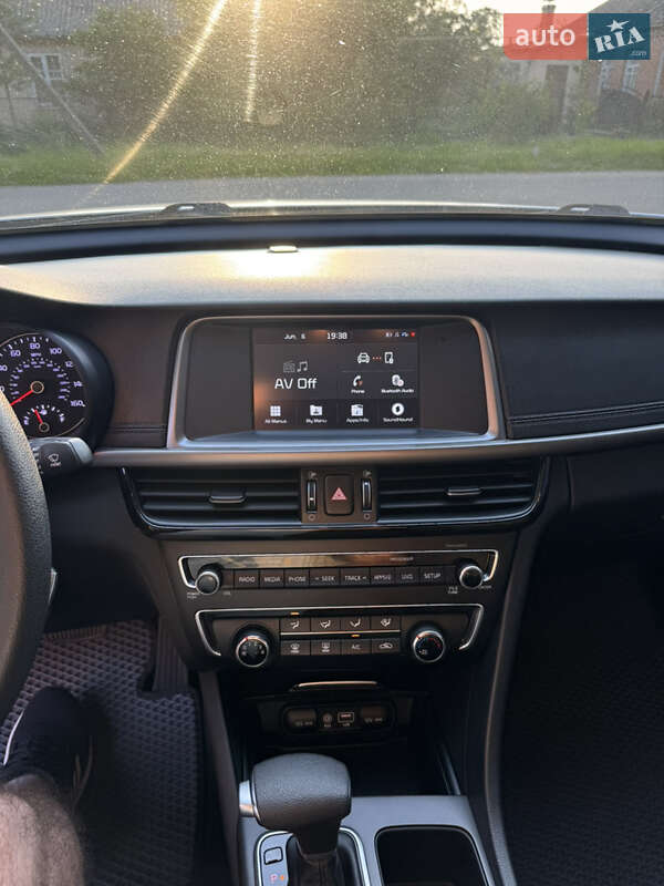 Седан Kia Optima 2017 в Умані