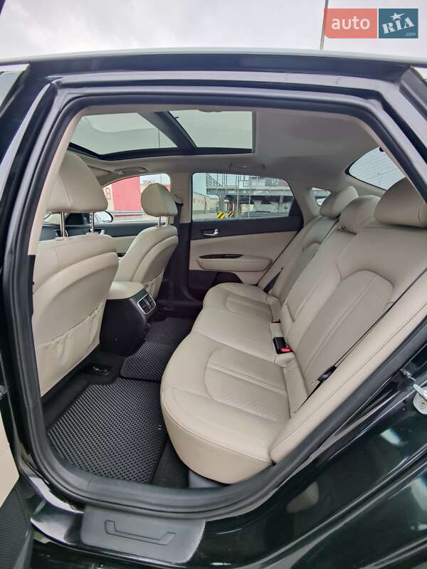 Седан Kia Optima 2017 в Львове