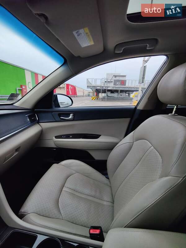 Седан Kia Optima 2017 в Львове
