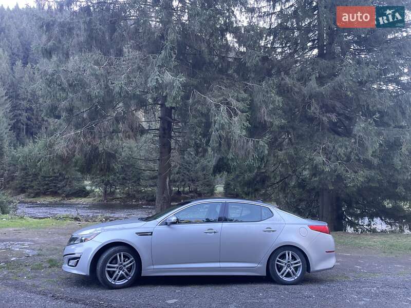 Седан Kia Optima 2013 в Львове