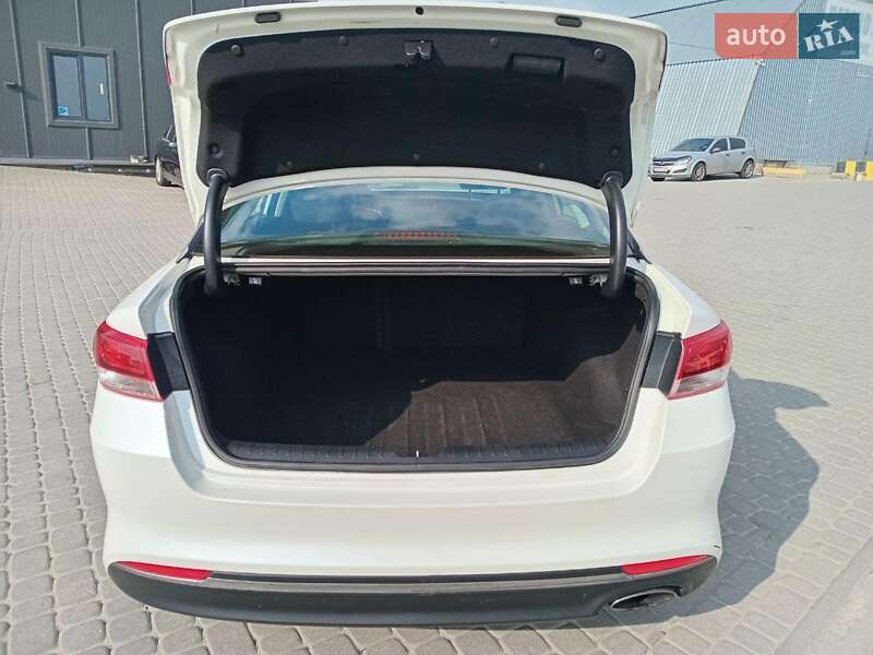 Седан Kia Optima 2017 в Львове