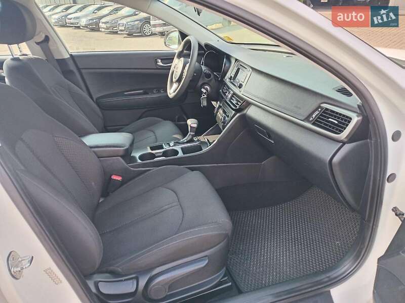 Седан Kia Optima 2017 в Львове