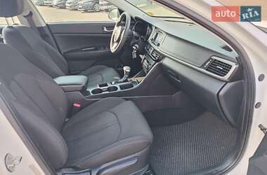 Седан Kia Optima 2017 в 