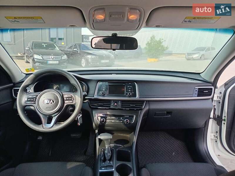 Седан Kia Optima 2017 в Львове