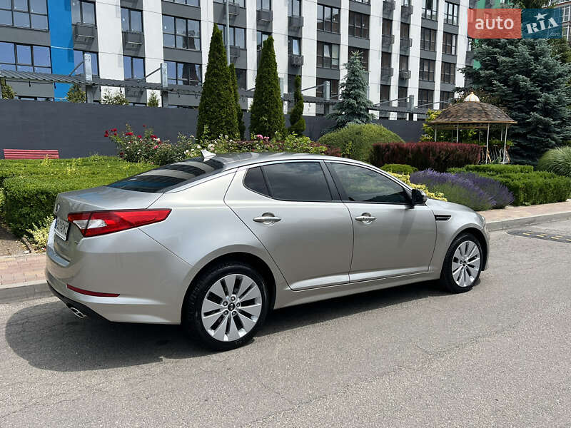 Седан Kia Optima 2012 в Дніпрі