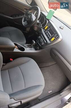 Седан Kia Optima 2015 в 